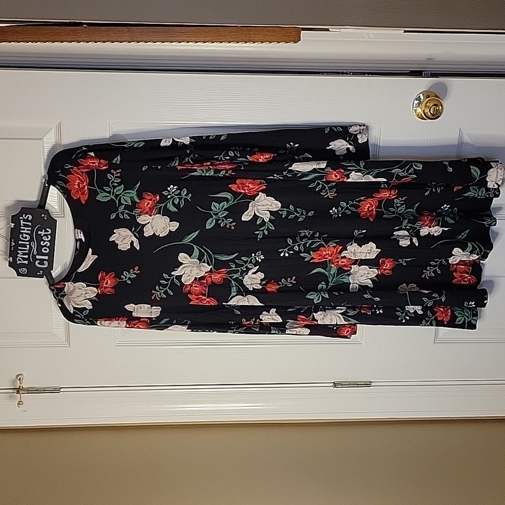 Old Navy 1X Plus Dress Black Red White Green Floral